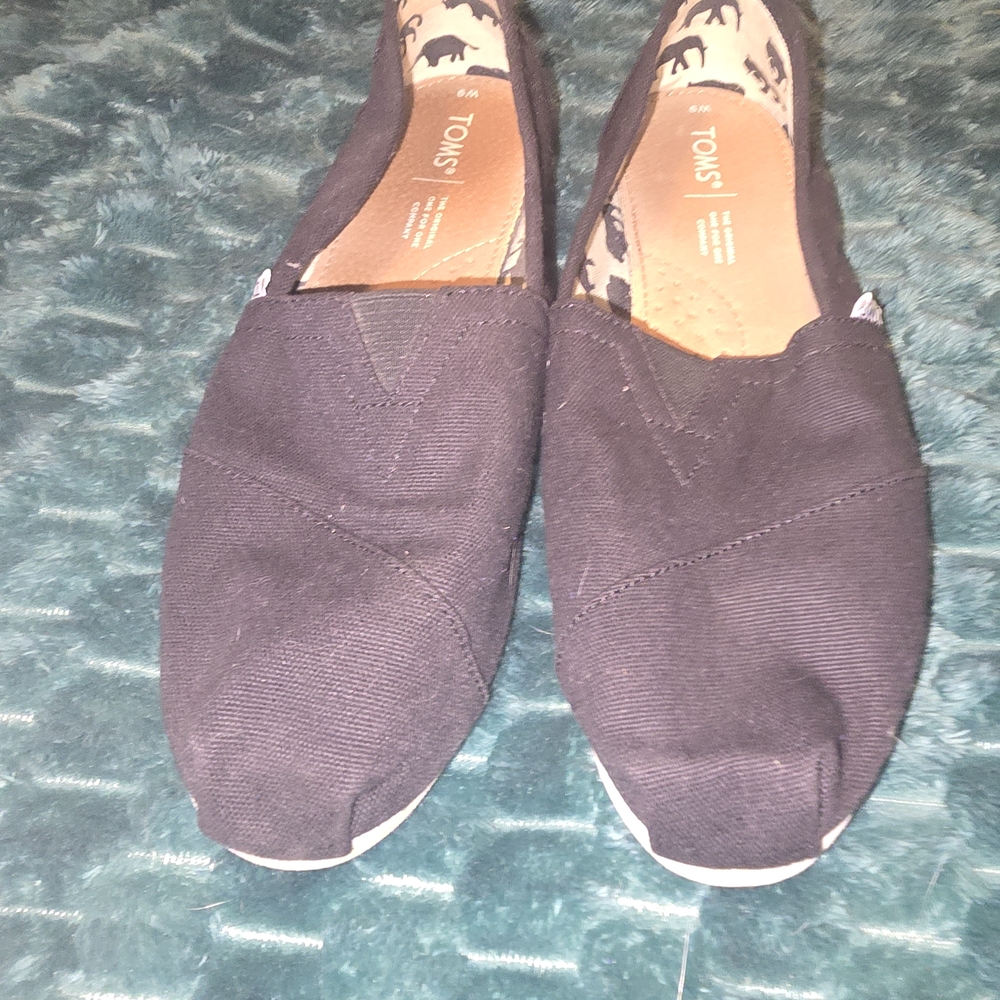 TOMS Classic Black Canvas Slip-Ons